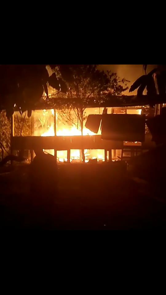 Rumah Rapat  Adat Hangus Terbakar