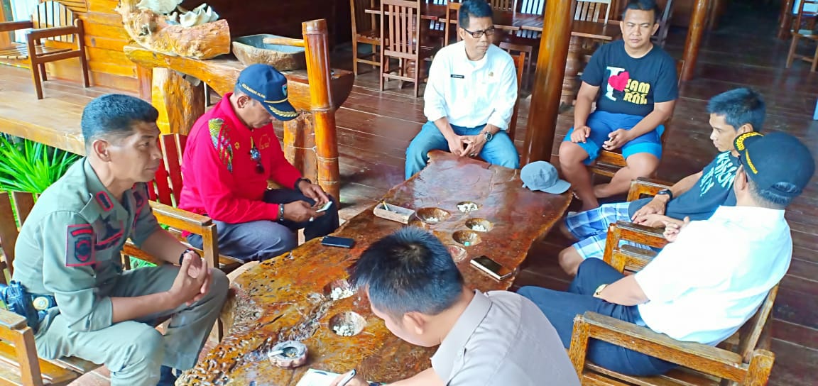 Sosialisasi tentang pendapatan wajib pajak daerah di kawasan Mandeh Kec. Koto XI   Tarusan.