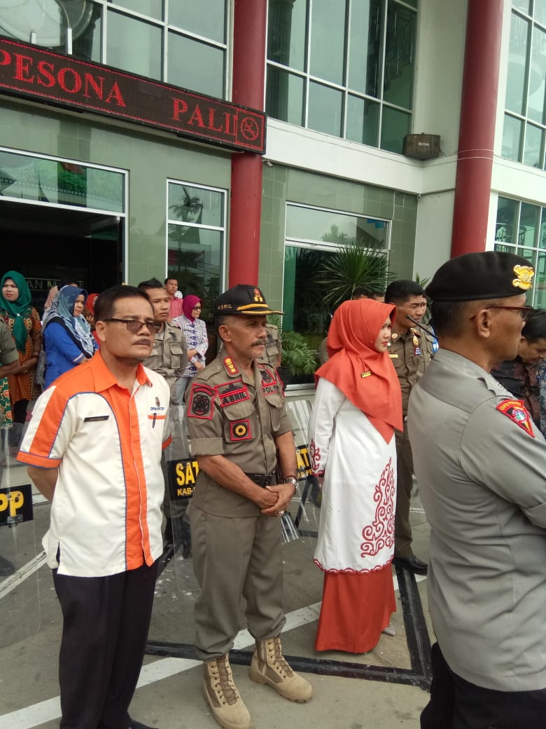 Pengamanan Demonstrasi di Kantor Bupati Pesisir Selatan dan Sekretariat DPRD