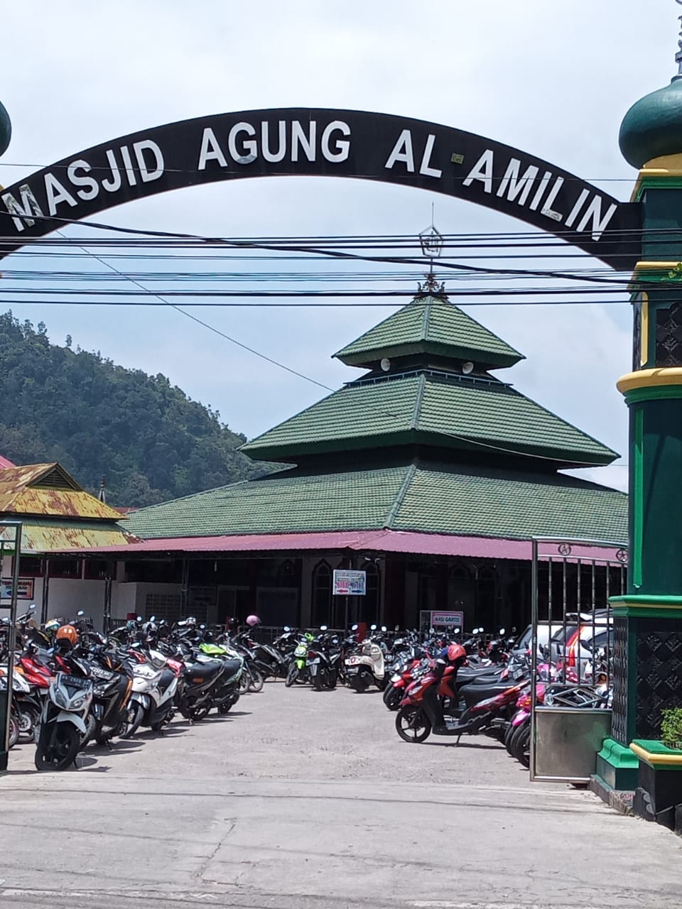 PAM Sholat jumat di Mesjid AGUNG AL-AMILIN