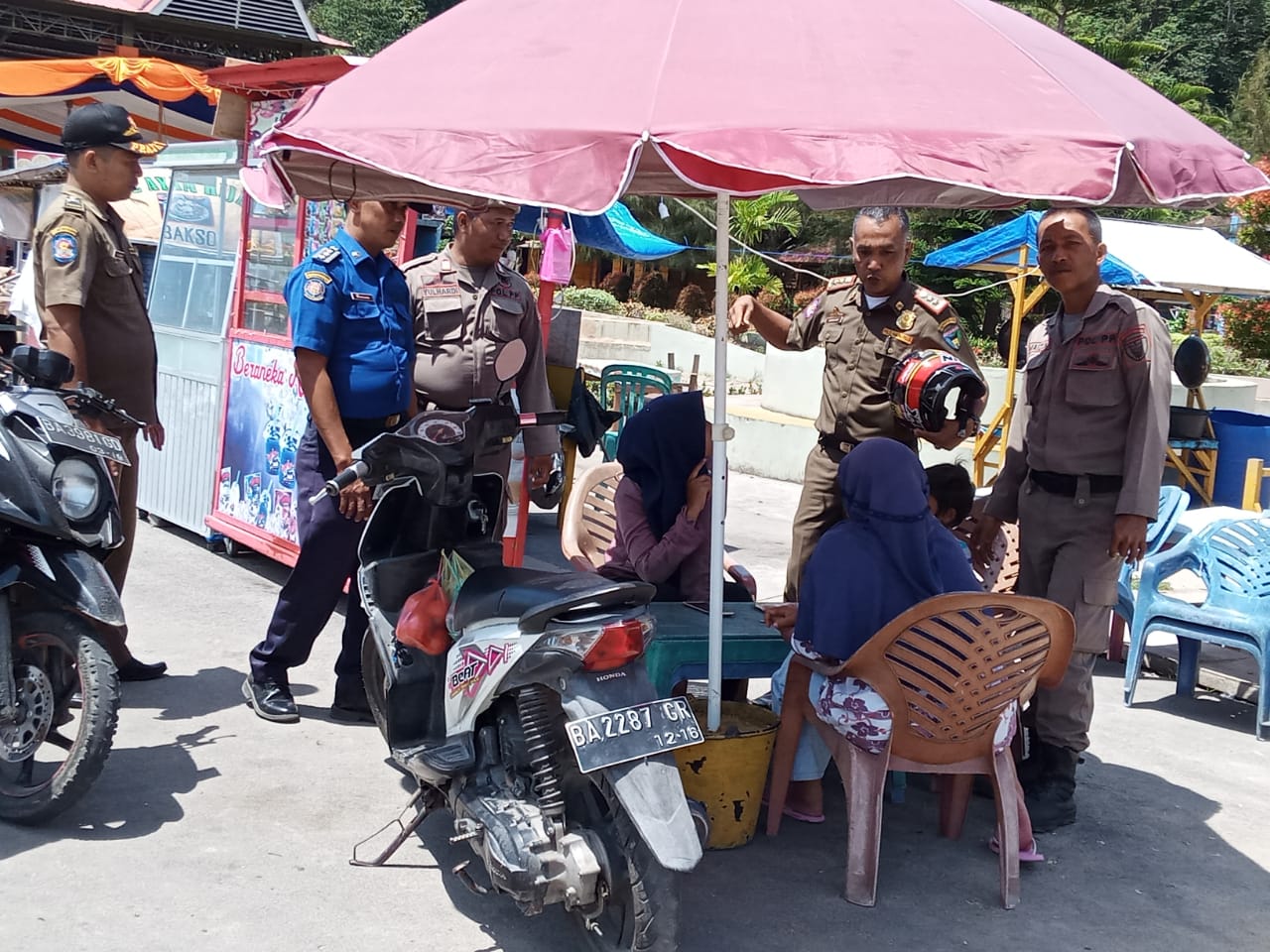 Penertiban PKL di kawasan Carocok Painan Persiapan TDS 2019