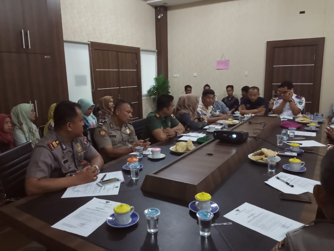 Rapat koordinasi pengamanan Pantai Carocok Painan dalam rangka menyambut Natal dan Tahun Baru.