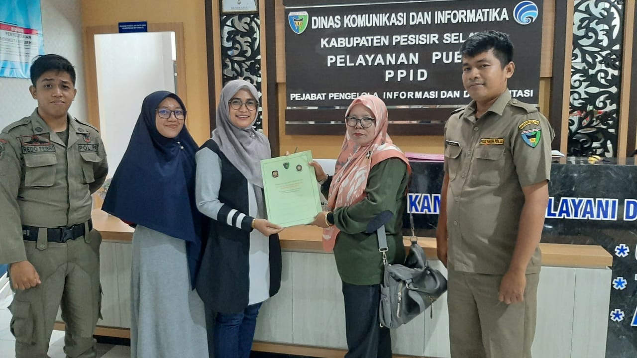 Pemberian bahan penilaian (PPID) ke Dinas Kominfo