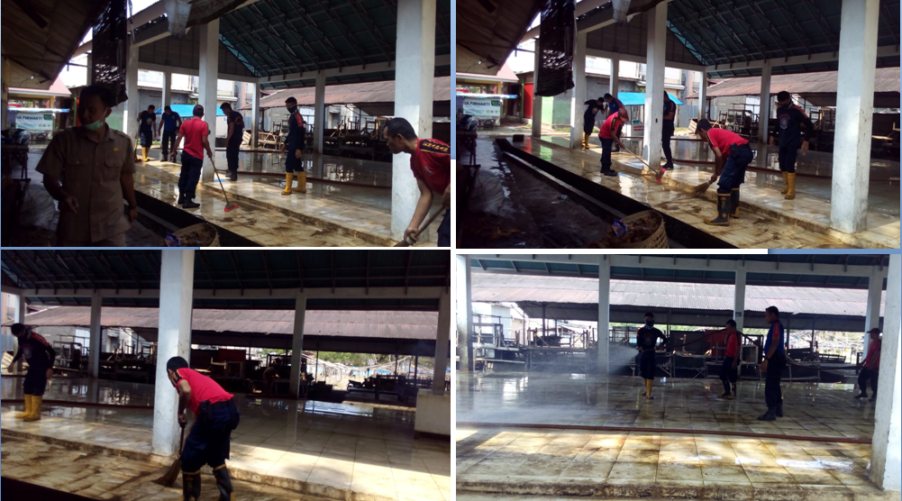 Penyemprotan dan membersihkan pasar Sago 