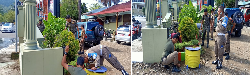 Gotong royong di halaman kantor satuan polisi pamong praja 04 Oktober 2019